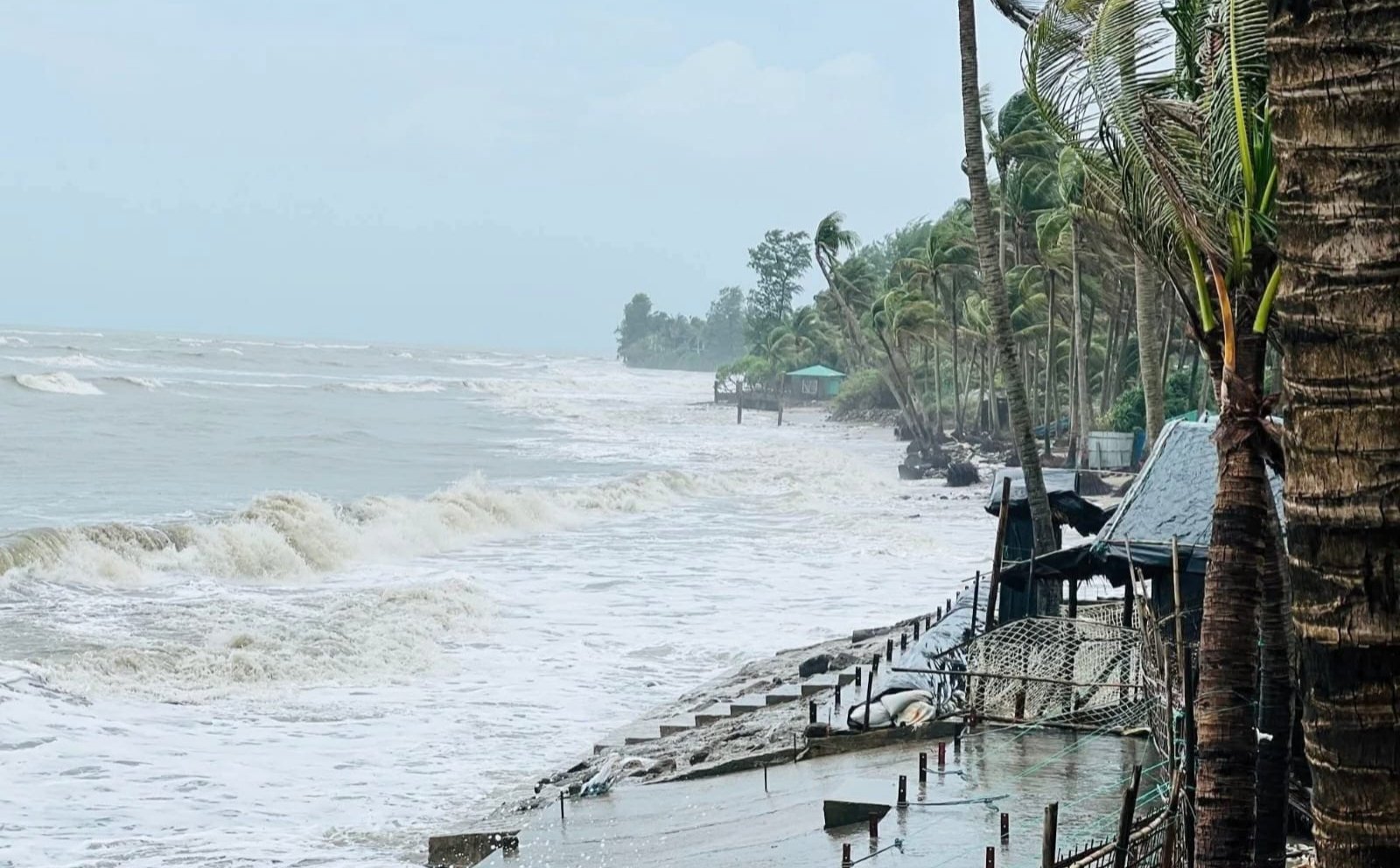 খাদ্য সংকটে সেন্টমার্টিনবাসী, ৪ দিন ধরে নৌ চলাচল বন্ধ