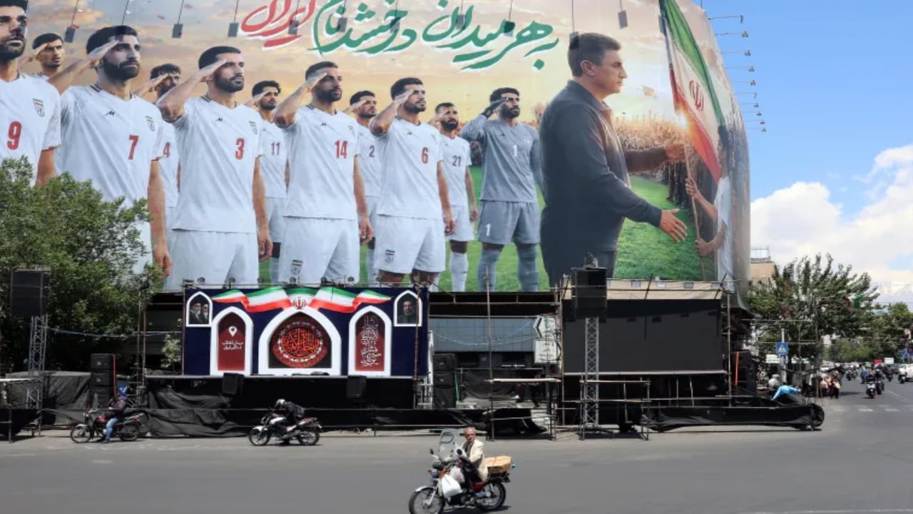 বিশ্বকাপের ভিসা নিয়ে শঙ্কায় ইরানের কোচ