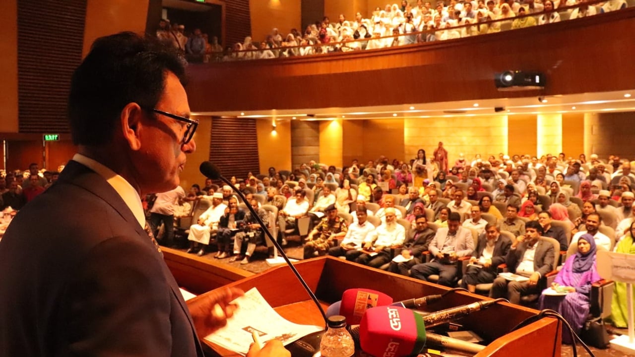 কিছু স্কুলে পরীক্ষামূলক অনলাইন-অফলাইন ক্লাস চালু হতে পারে: শিক্ষামন্ত্রী