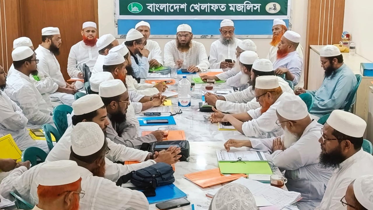 গণভোটের রায় অমান্য করে স্বৈরাচারের পথে বিএনপি: মামুনুল হক