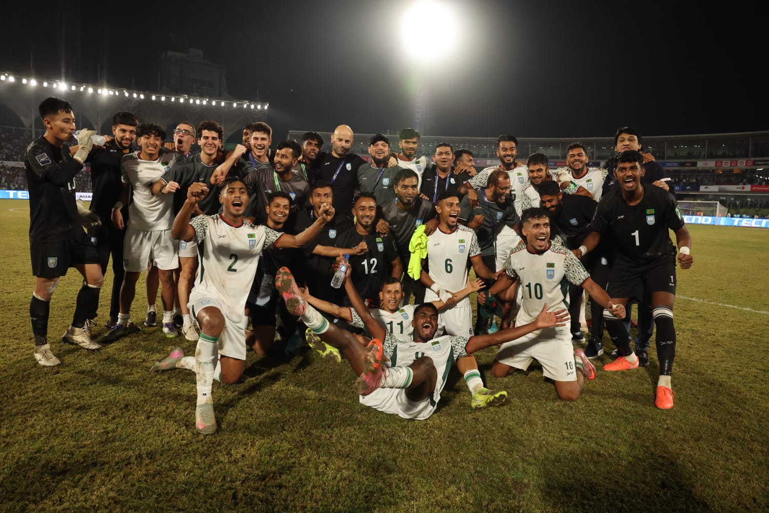 ভারতকে হারিয়ে দুই কোটি টাকা পুরস্কার