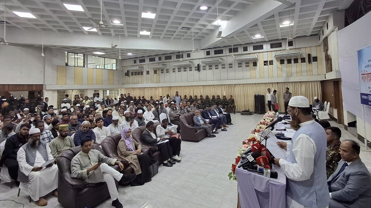 মামুনুল হকের ১৩ দফা নির্বাচনি ইশতেহার ঘোষণা