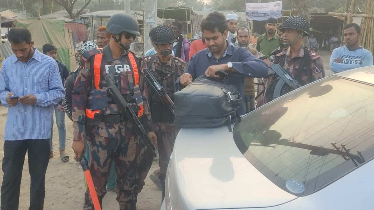 দক্ষিণ-পশ্চিম সীমান্তে বিজিবির অভিযানে ৫৮ কোটি টাকার চোরাই পণ্য জব্দ