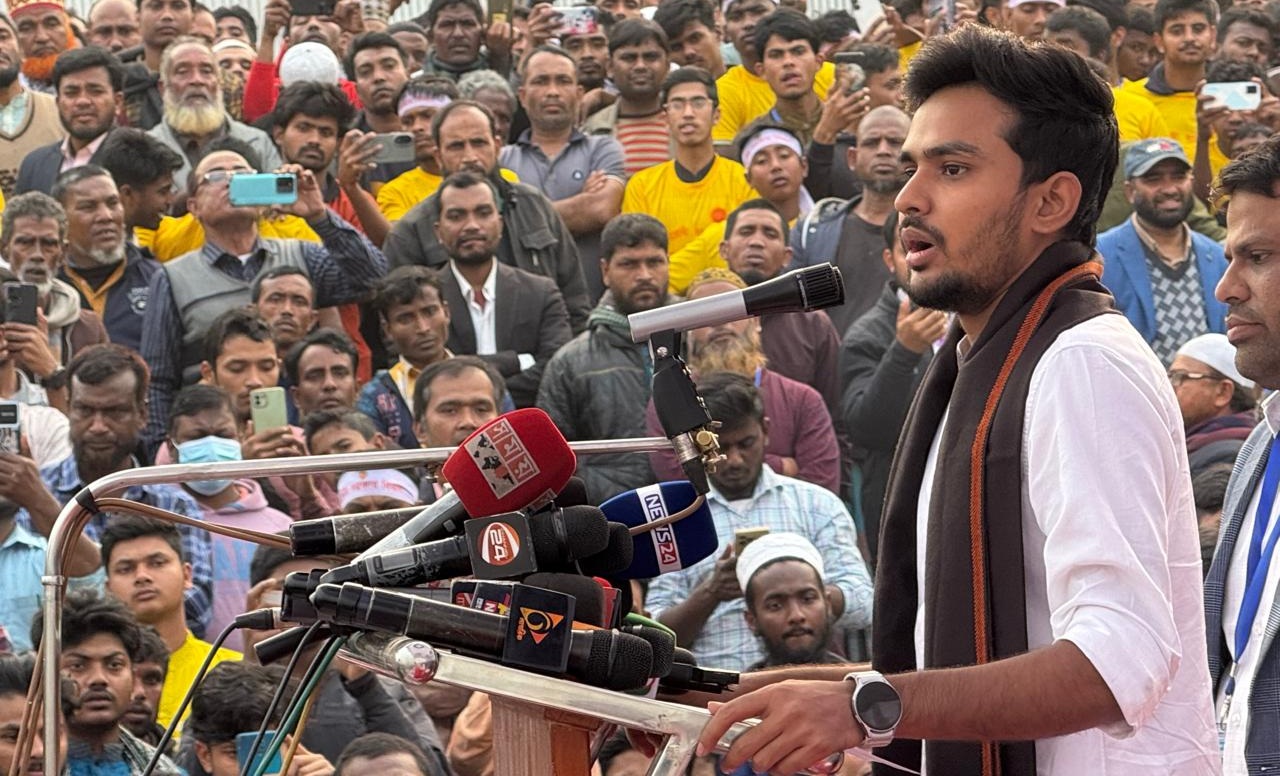 পানির হিস্যা আদায়ে ভারতের সঙ্গে বাংলাদেশ মাথা উঁচু করে কথা বলবে: আসিফ