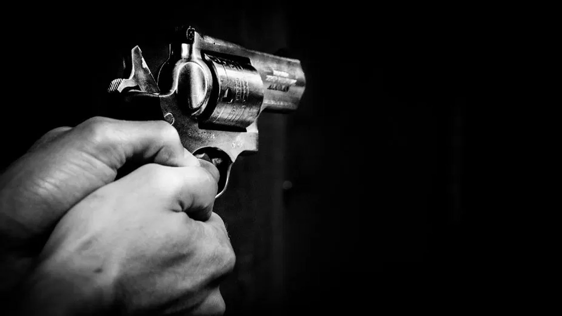 রাজধানীতে ফার্নিচারের দোকানি গুলিবিদ্ধ