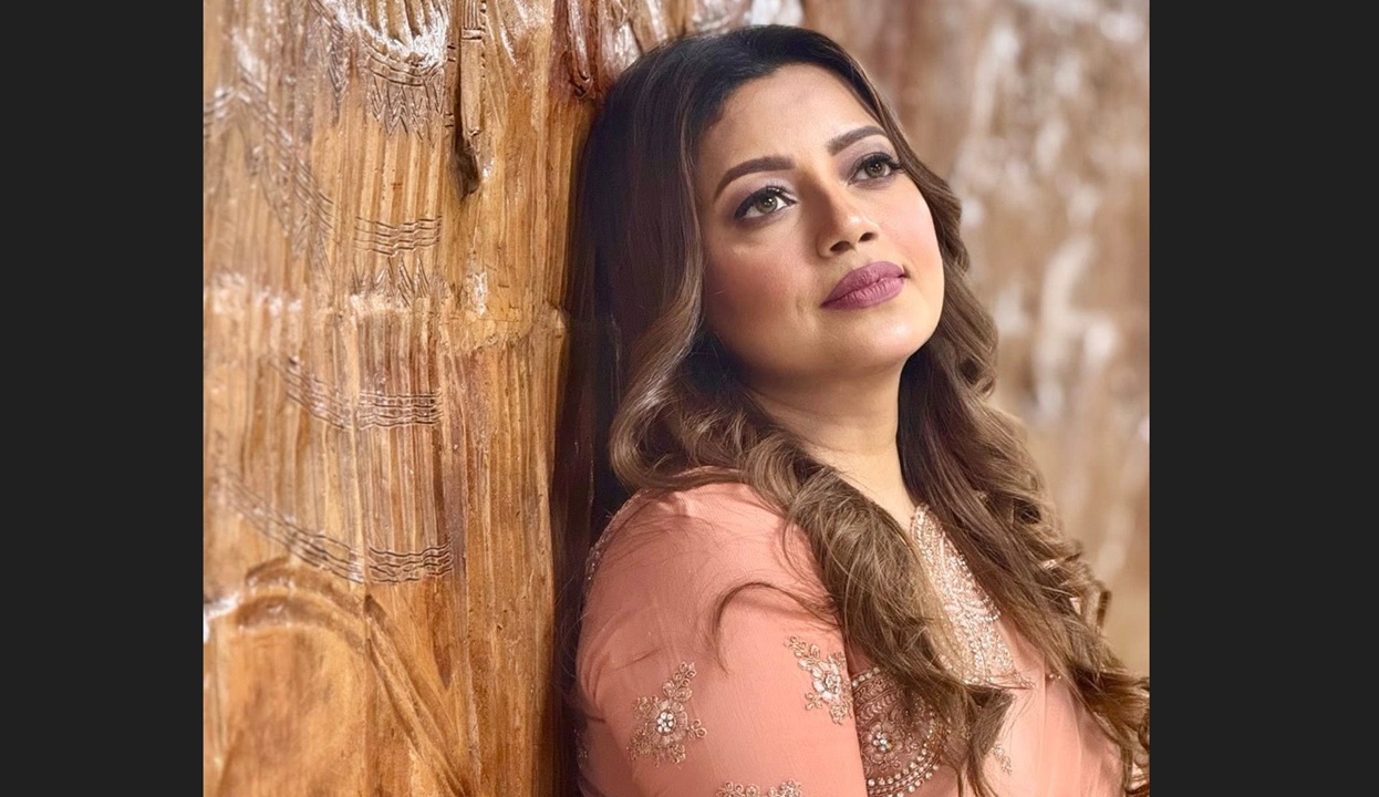 সংসার ভাঙল কণ্ঠশিল্পী কনার