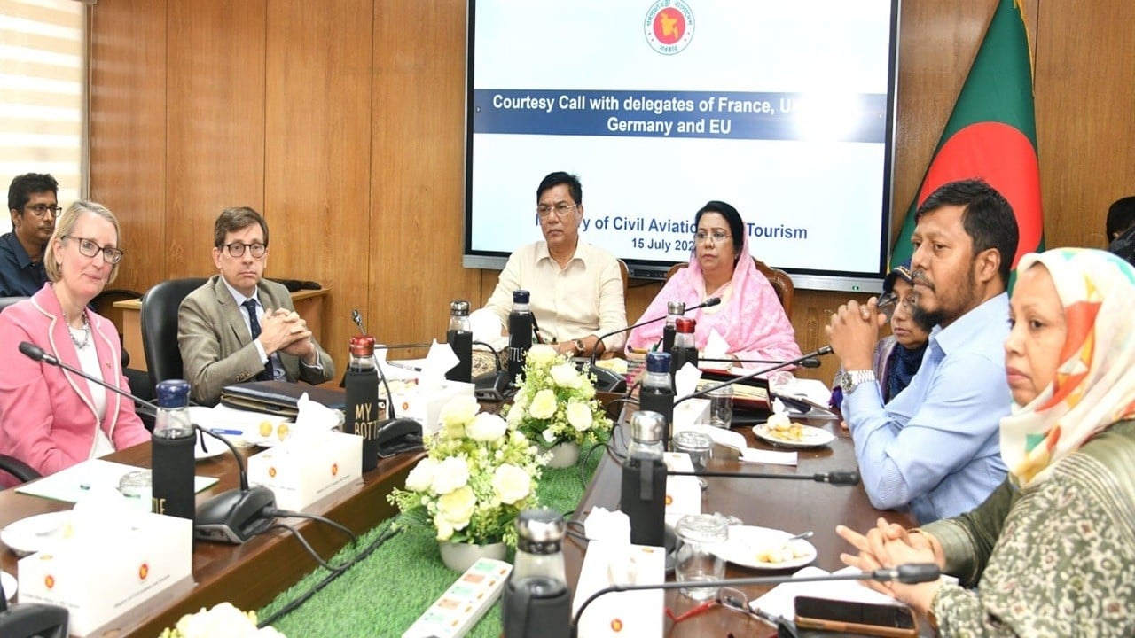 বিমানমন্ত্রীর সঙ্গে বিভিন্ন দেশের রাষ্ট্রদূতের সাক্ষাৎ
