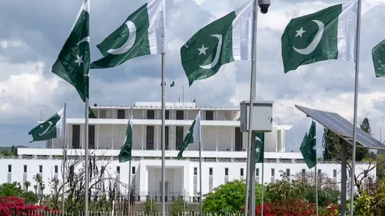 ইসলামাবাদ ছাড়ল ইরানিরা, পথে মার্কিন প্রতিনিধিদল