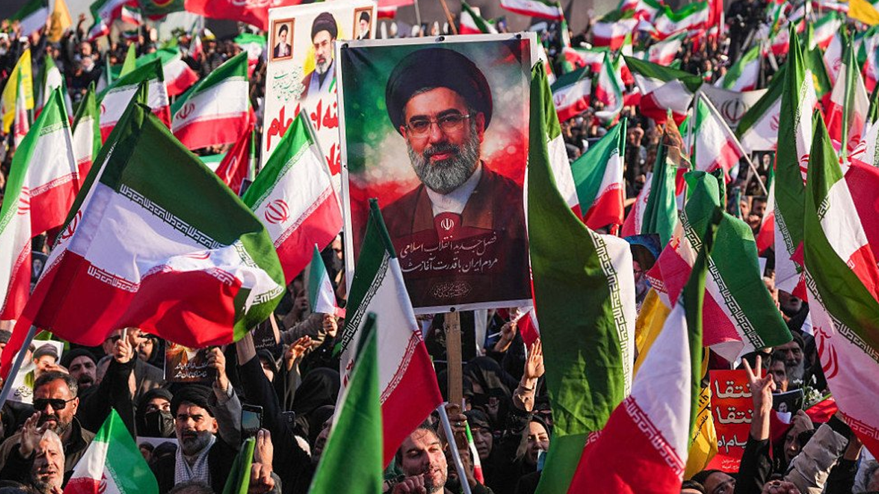 অবরোধ তুলে নিলেই কেবল আলোচনায় বসবে ইরান