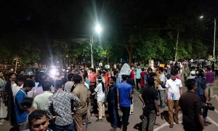 সমন্বয়কদের ওপর হামলাকারীদের গ্রেপ্তার না করলে ঢাকা ব্লকের হুমকি