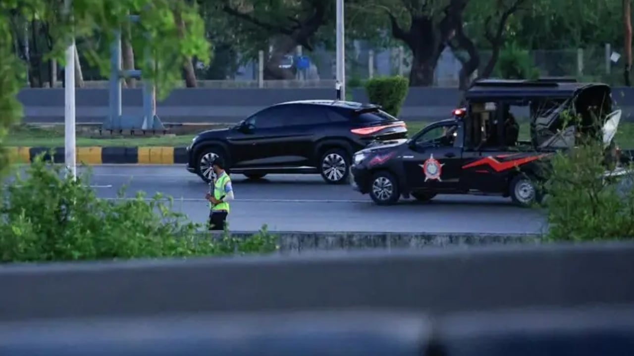 মার্কিন প্রতিনিধিদল পৌঁছার আগেই ইসলামাবাদ ছাড়ল ইরানিরা