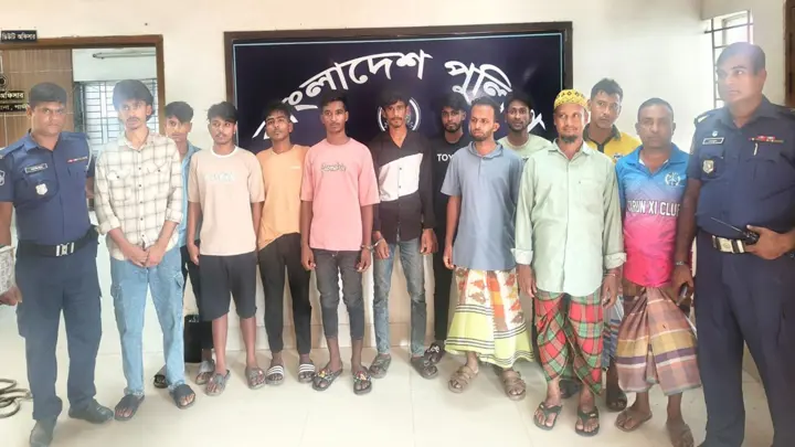কাপাসিয়ায় নিষিদ্ধ আ.লীগ-যুবলীগ-ছাত্রলীগের ২০ জন গ্রেপ্তার