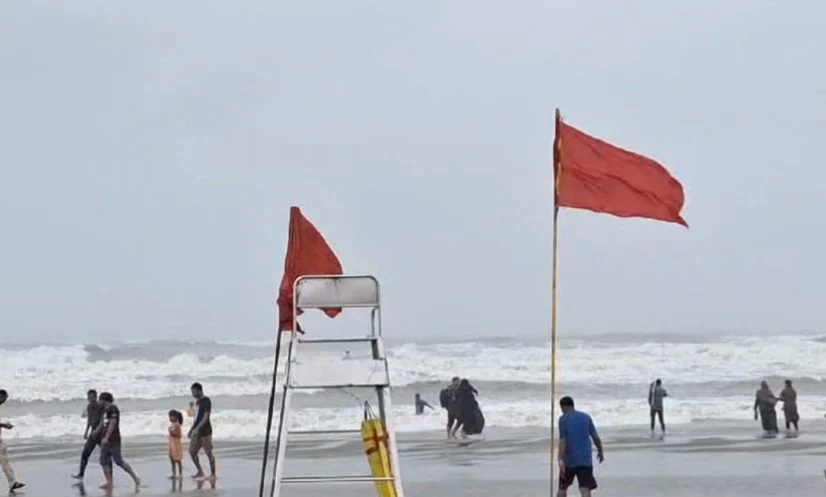 সমুদ্র বন্দরগুলোতে ৩ নম্বর সতর্ক সংকেত