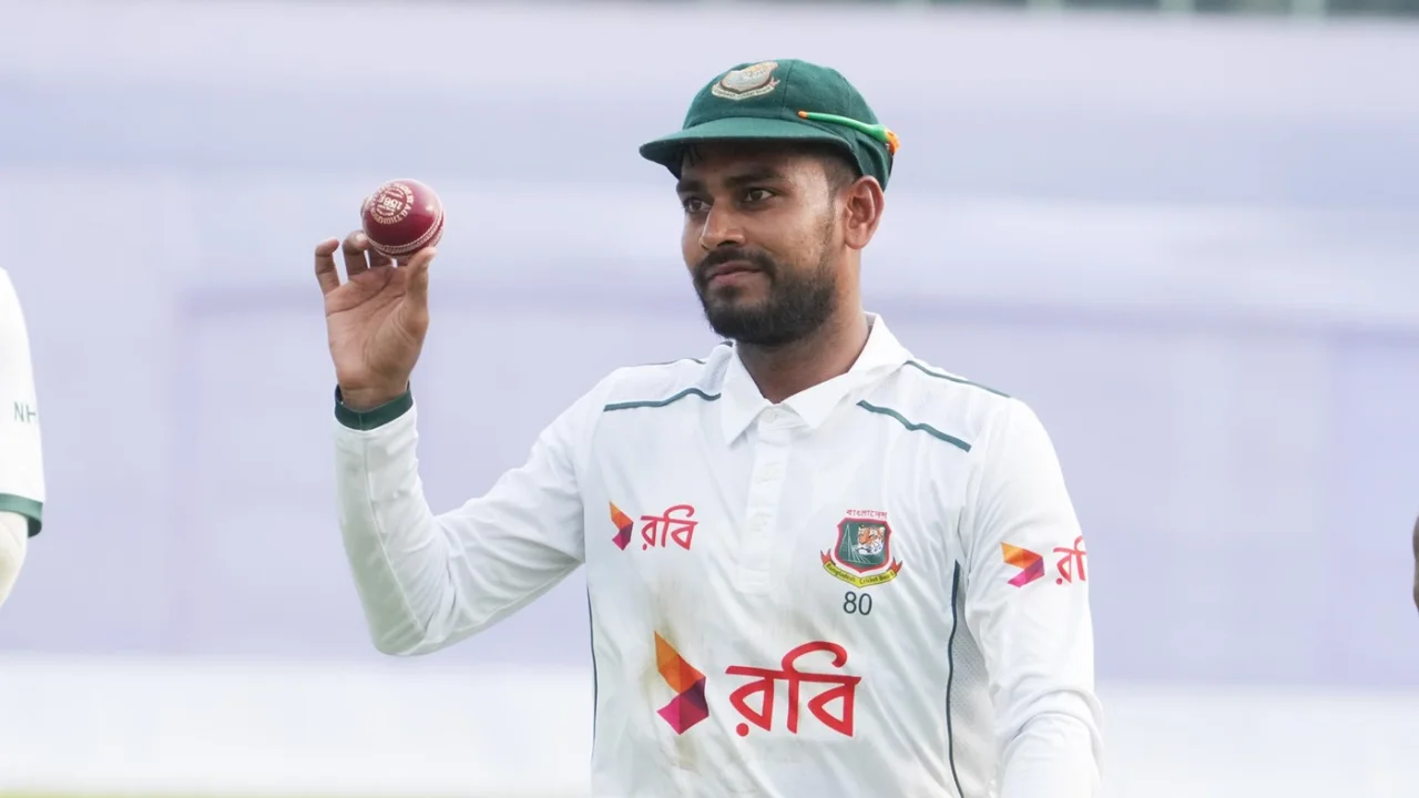 বোলিংয়ে মিরাজের কীর্তি