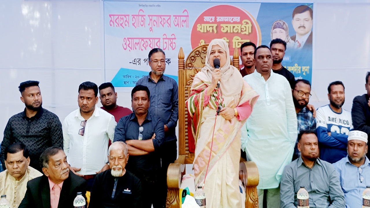 আওয়ামী লীগের বস্তির নেতাও কোটি টাকার মালিক: লুনা