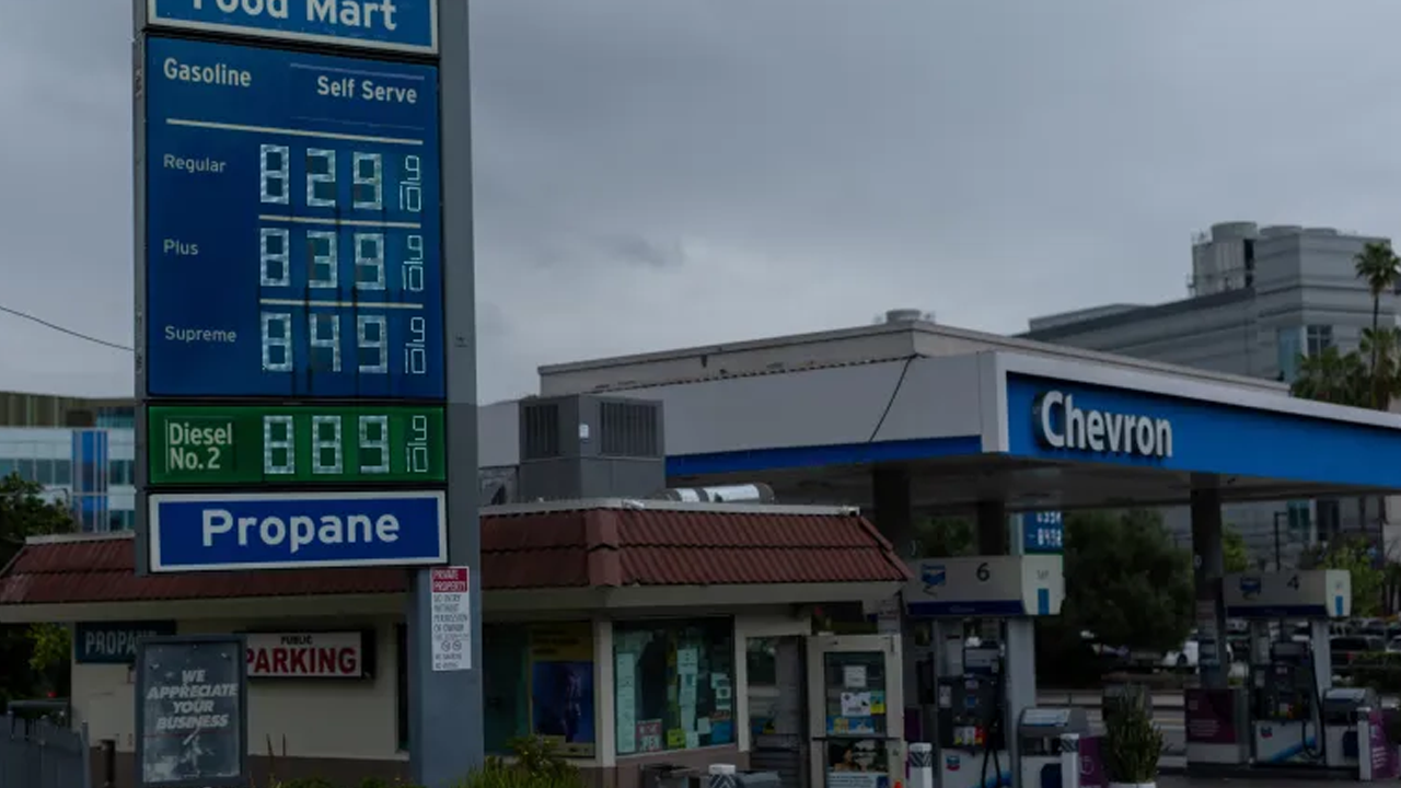 তেলের দাম বাড়ার ইঙ্গিত দিলেন মার্কিন জ্বালানিসচিব