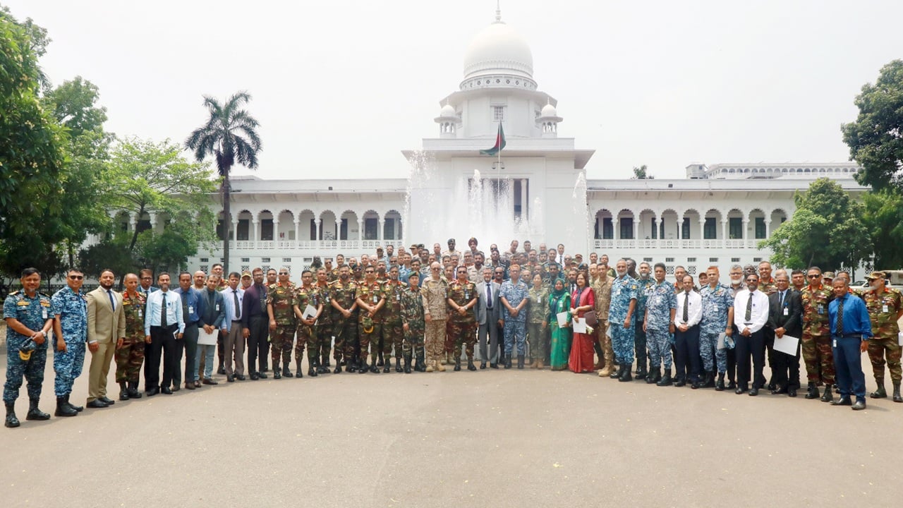 দেশি-বিদেশি এনডিসি কোর্স মেম্বারদের সুপ্রিম কোর্ট পরিদর্শন