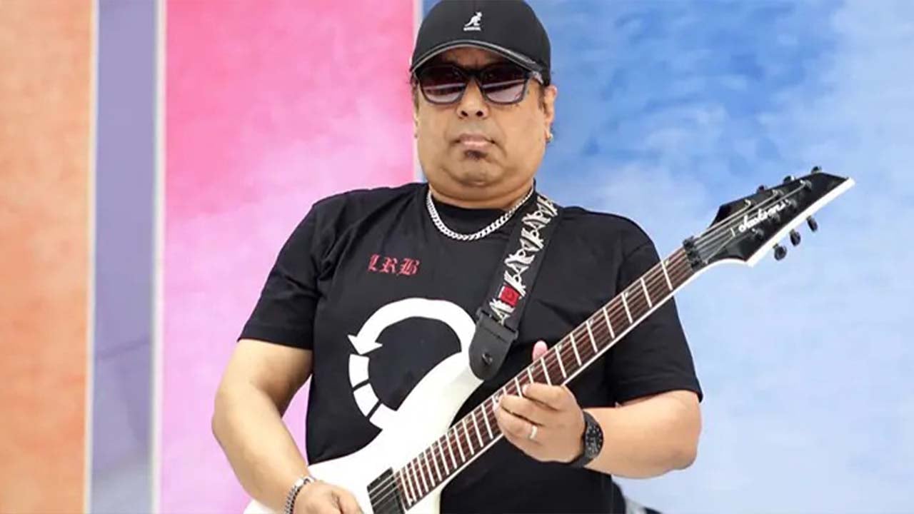 রূপালি গিটার ফেলে যাওয়ার সাত বছর