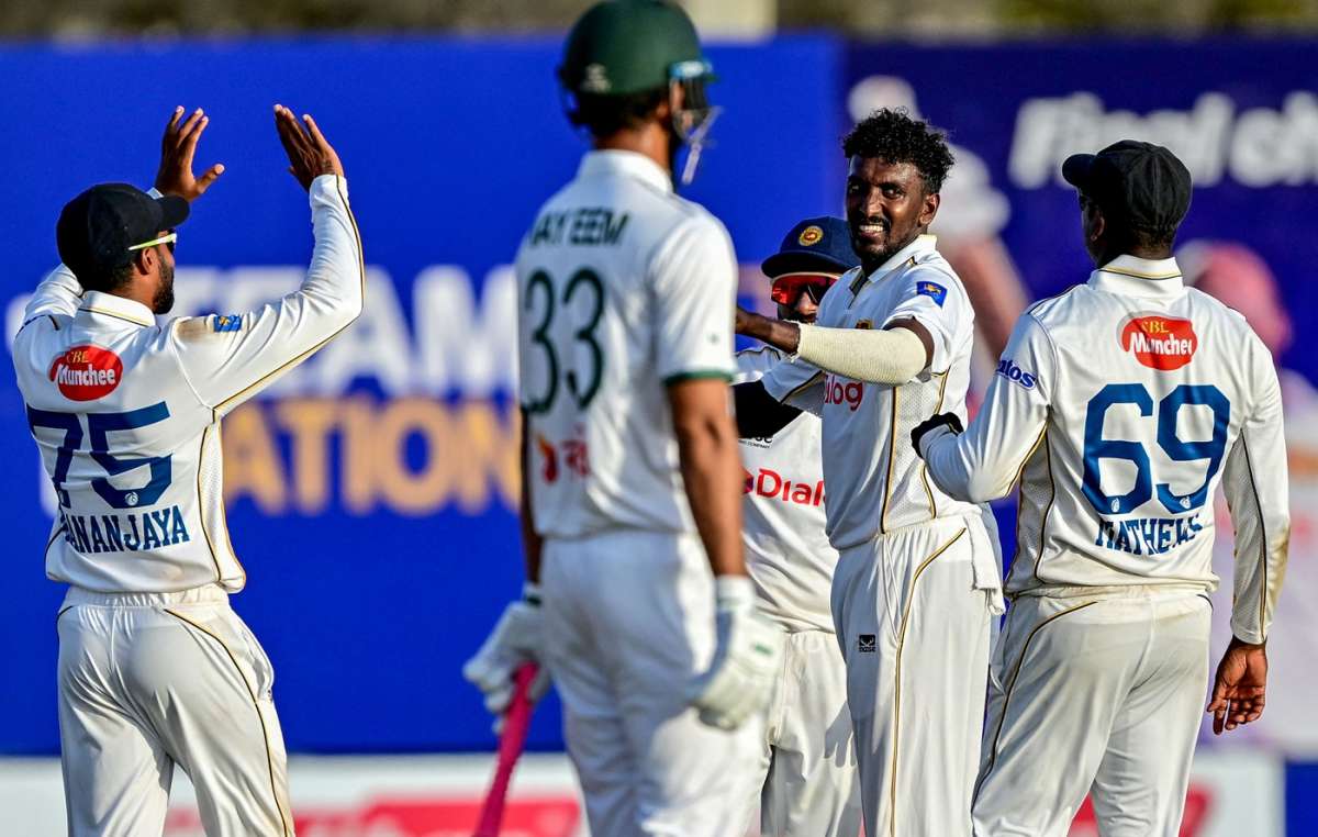 মুশফিকের ডাবল ও লিটনের সেঞ্চুরি মিসের দিনে শ্রীলঙ্কার ফিরে আসা