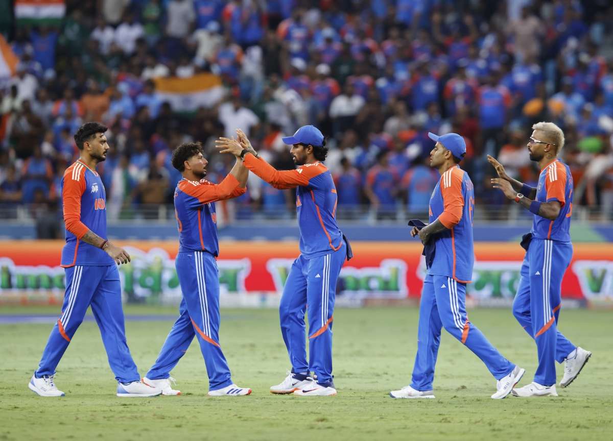 মহাদ্বৈরথে হেসেখেলে জিতল ভারত