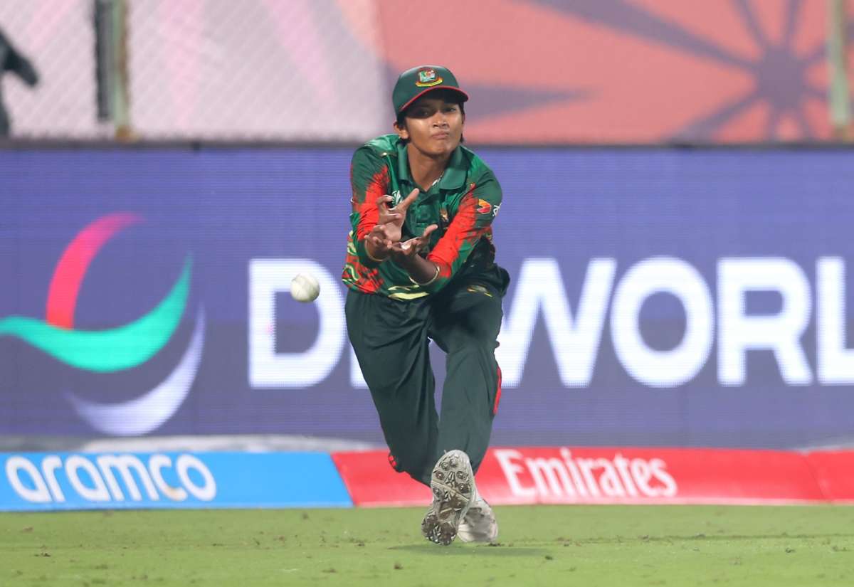 হৃদয় ভেঙেছে ক্যাচ মিসে