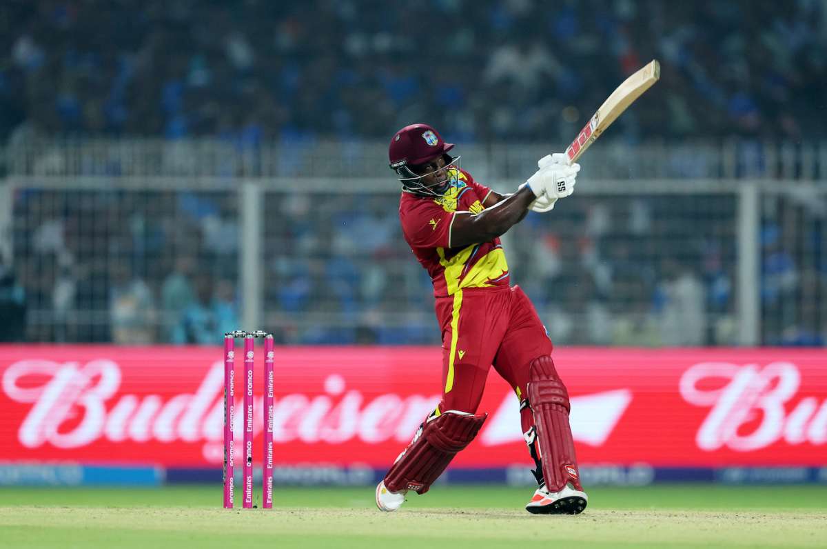 ভারতীয় বোলারদের তুলোধুনো করে বড় সংগ্রহ ওয়েস্ট ইন্ডিজের