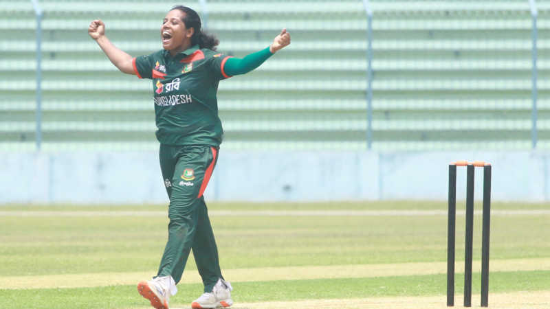 স্কটিশ কন্যাদের হারাল বাংলাদেশ