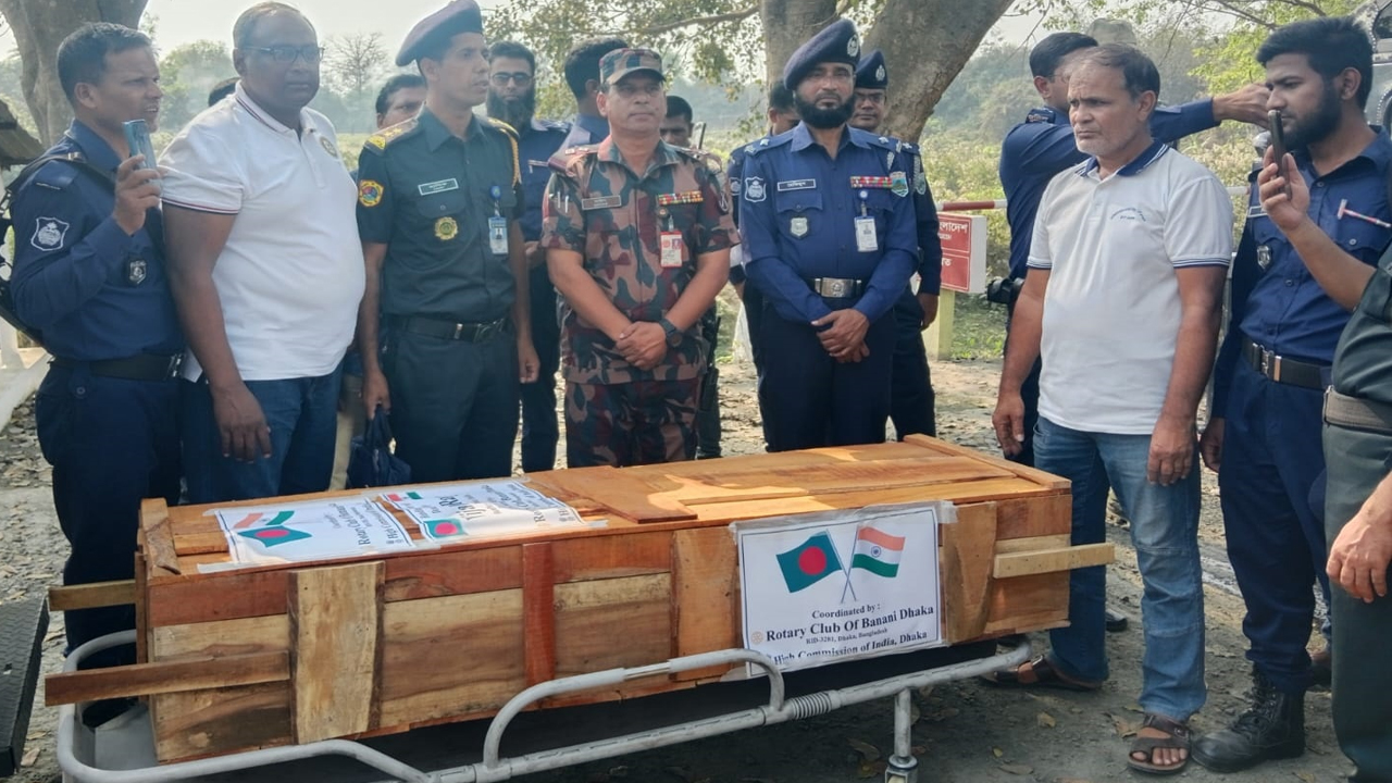 ভারতীয় নাগরিকের লাশ হস্তান্তর