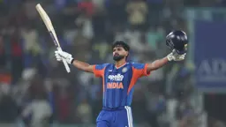 আইয়ারের সেঞ্চুরিতে উইন্ডিজকে উড়িয়ে দিল ভারত
