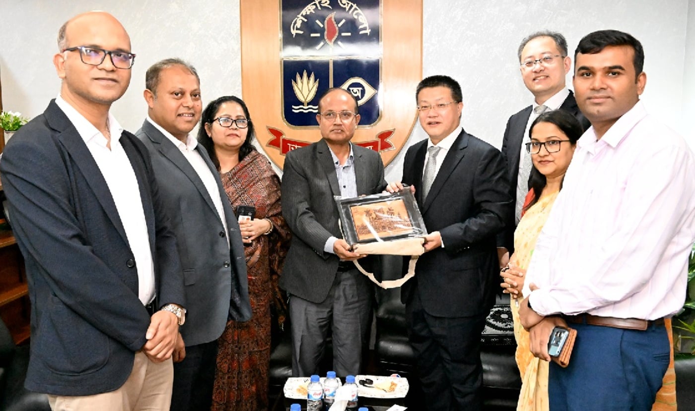 ঢাবি উপাচার্যের সঙ্গে চীনা রাষ্ট্রদূতের সৌজন্য সাক্ষাৎ