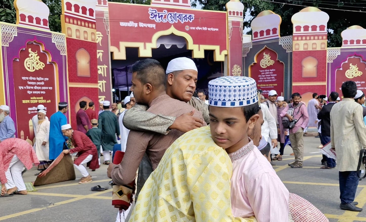 জাতীয় ঈদগাহে ঈদের প্রধান জামাত অনুষ্ঠিত