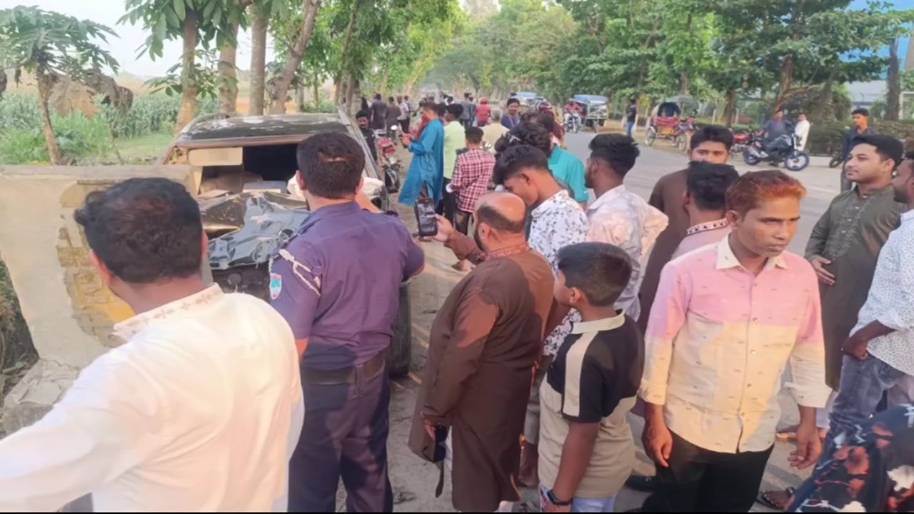 মেহেরপুরে সড়ক দুর্ঘটনায় নিহত ৩