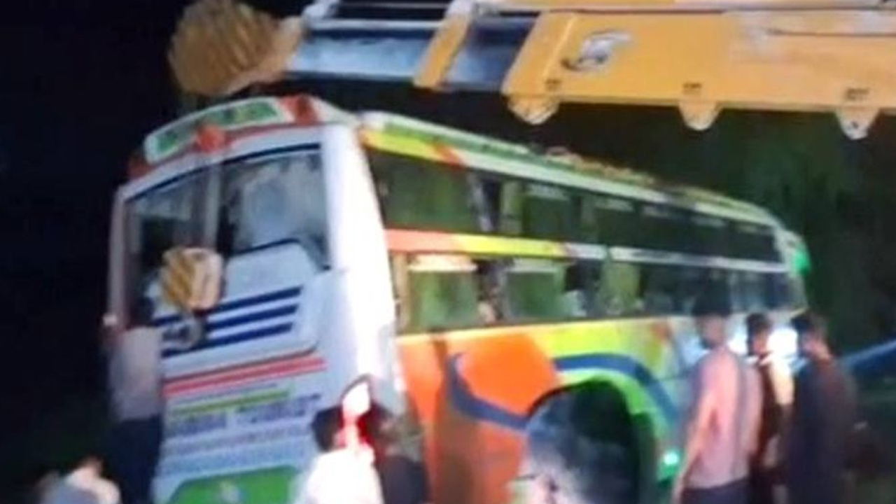 ভারতে বাংলাদেশি ৭০ তীর্থযাত্রী বাস দুর্ঘটনার কবলে