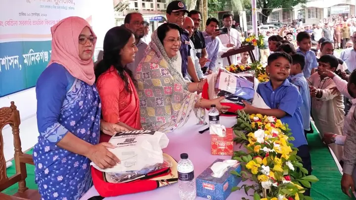 শিক্ষার্থীদের দেশপ্রেমে উদ্বুদ্ধ করতে হবে: খাদ্যমন্ত্রী