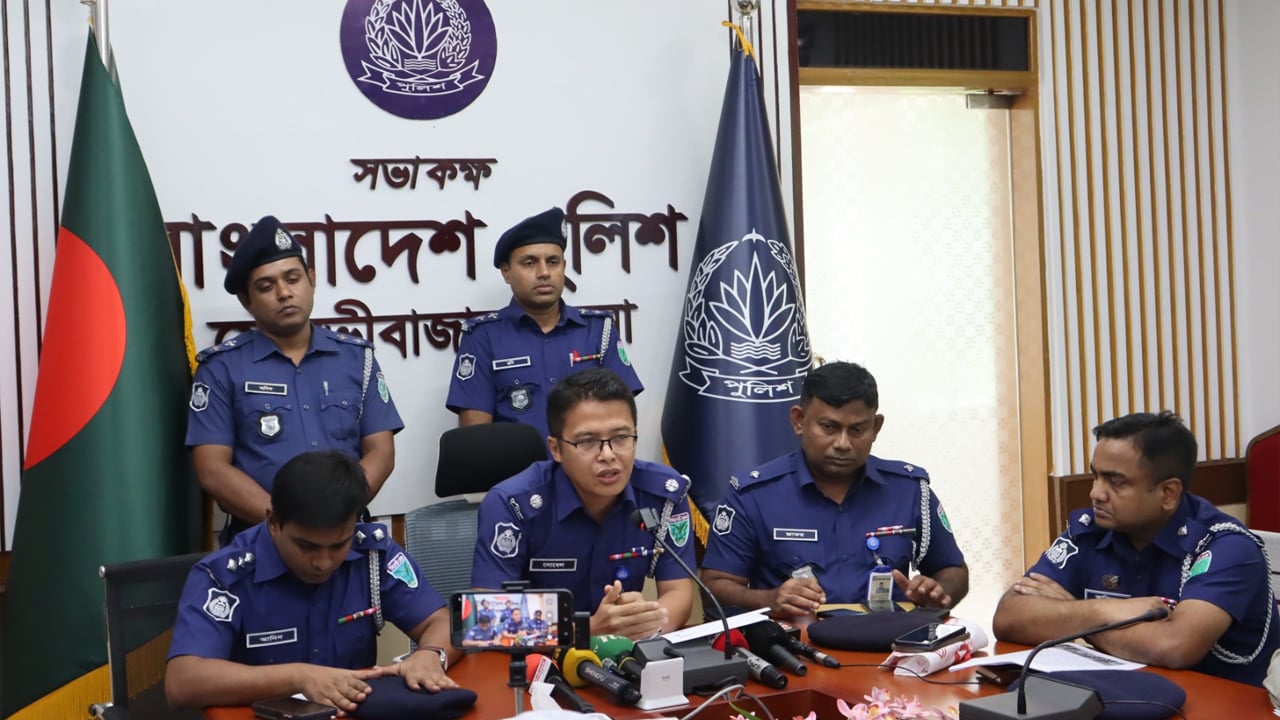 সড়কে ডাকাতির রহস্য উদঘাটন, ৩ ডাকাত গ্রেপ্তার