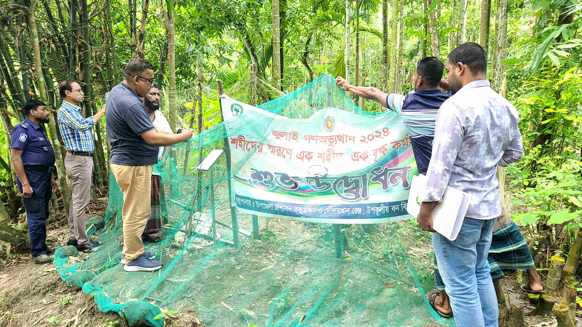 শহীদ মনিরের লাশ কবর থেকে তোলার অনুমতি দেয়নি পরিবার