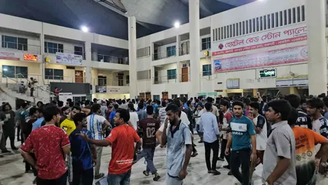 রাবি শিক্ষার্থীকে মারধরের অভিযোগে রেলস্টেশন ঘেরাও
