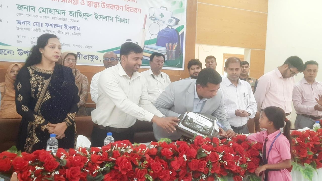 উচ্চশিক্ষার সনদ পেলেই প্রকৃত শিক্ষা হয় না: চট্টগ্রামের ডিসি