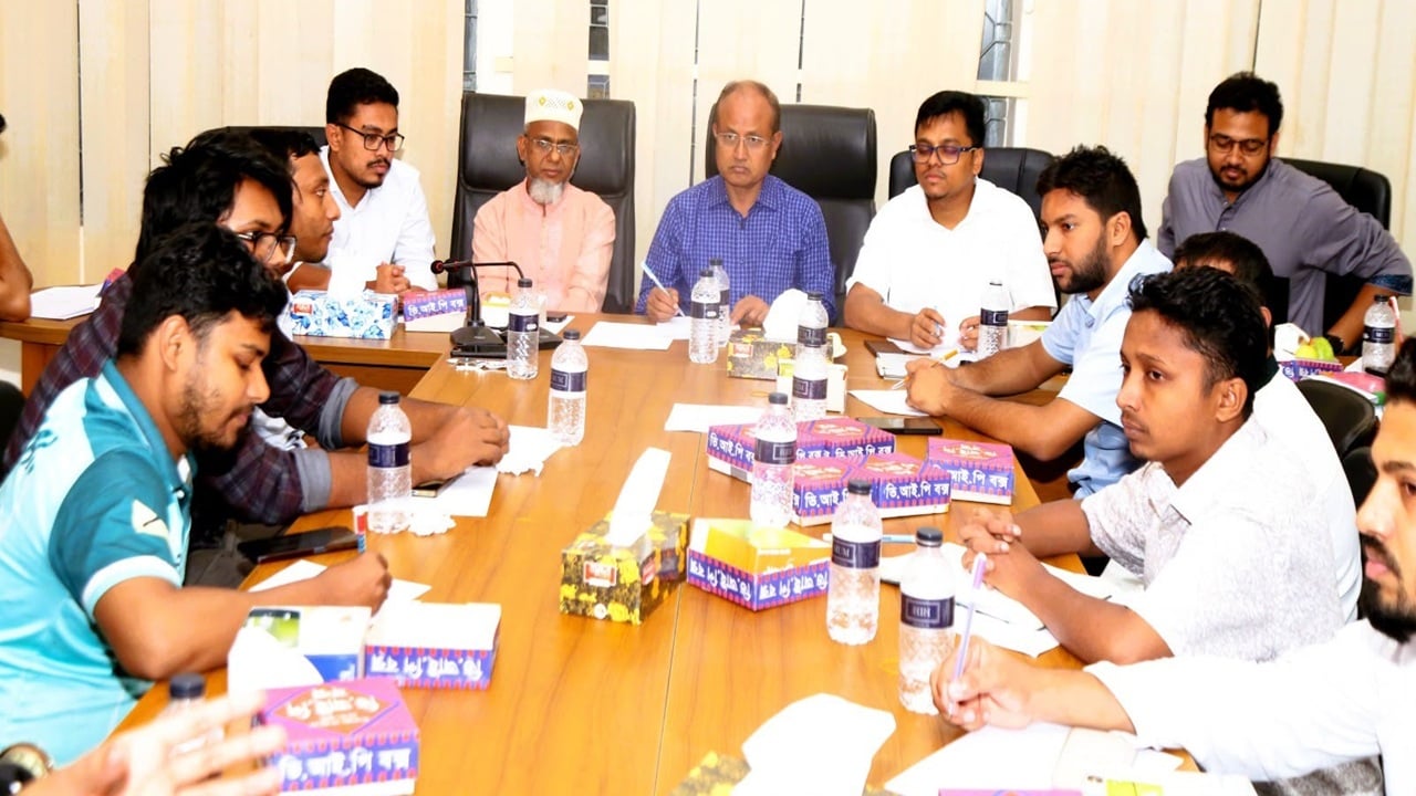 শিক্ষার্থীবান্ধব ক্যাম্পাস গড়তে ডাকসুর সভায় একগুচ্ছ সিদ্ধান্ত