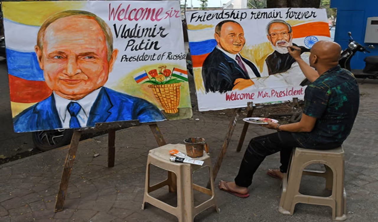 তেল ও অস্ত্র বেচতে দিল্লিতে পুতিন