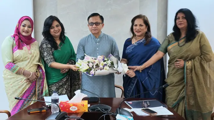 নারী উদ্যোক্তাদের ঋণ-সেবা সহজ করতে উদ্যোগ নিচ্ছে সরকার: বাণিজ্যমন্ত্রী
