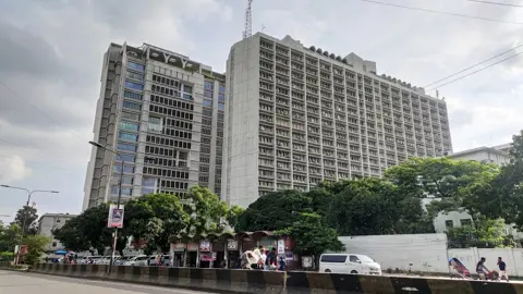 ঘুস-হয়রানি বন্ধে কঠোর বার্তা সচিব সভায়