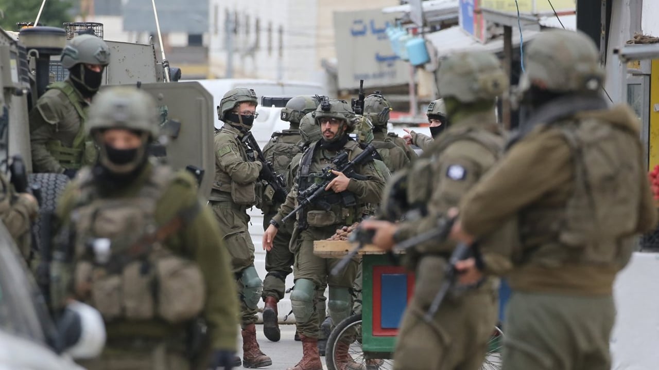 পশ্চিম তীরে বেপরোয়া ইসরাইল, অর্ধশতাধিক ফিলিস্তিনিকে আটক