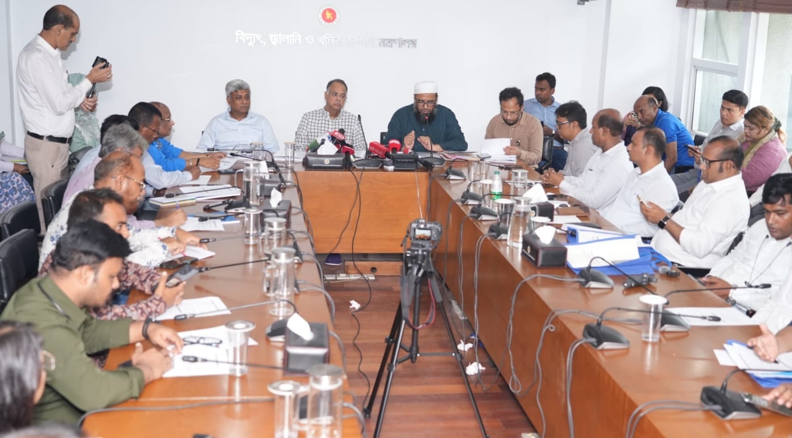 সমুদ্রে আরো তেল গ্যাস ক্ষেত্র আবিষ্কার করা সম্ভব: জ্বালানিমন্ত্রী