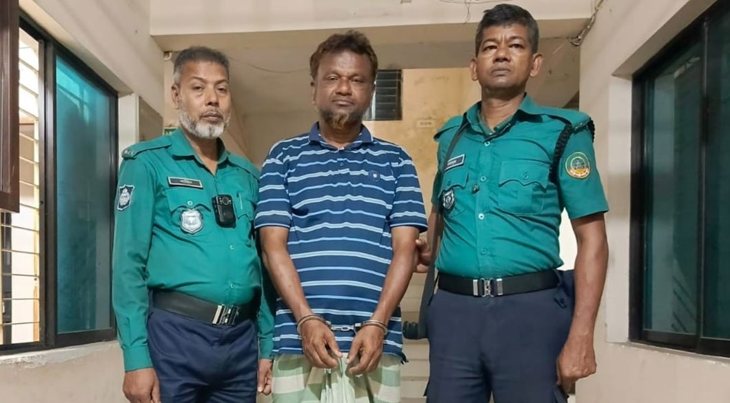 সাবেক বাণিজ্যমন্ত্রী টিপু মুনশির ‘পোষ্যপুত্র’ গ্রেপ্তার