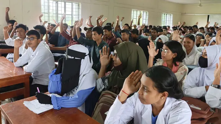 ‘যে মুখে ডাকি মা, সে মুখে মাদক না’—শিক্ষার্থীদের শপথ