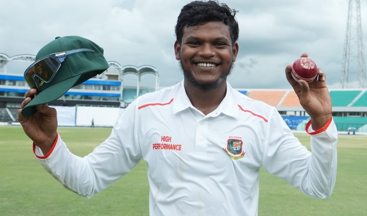 রাকিবুলের ৭ উইকেট, চালকের আসনে ইমার্জিং দল