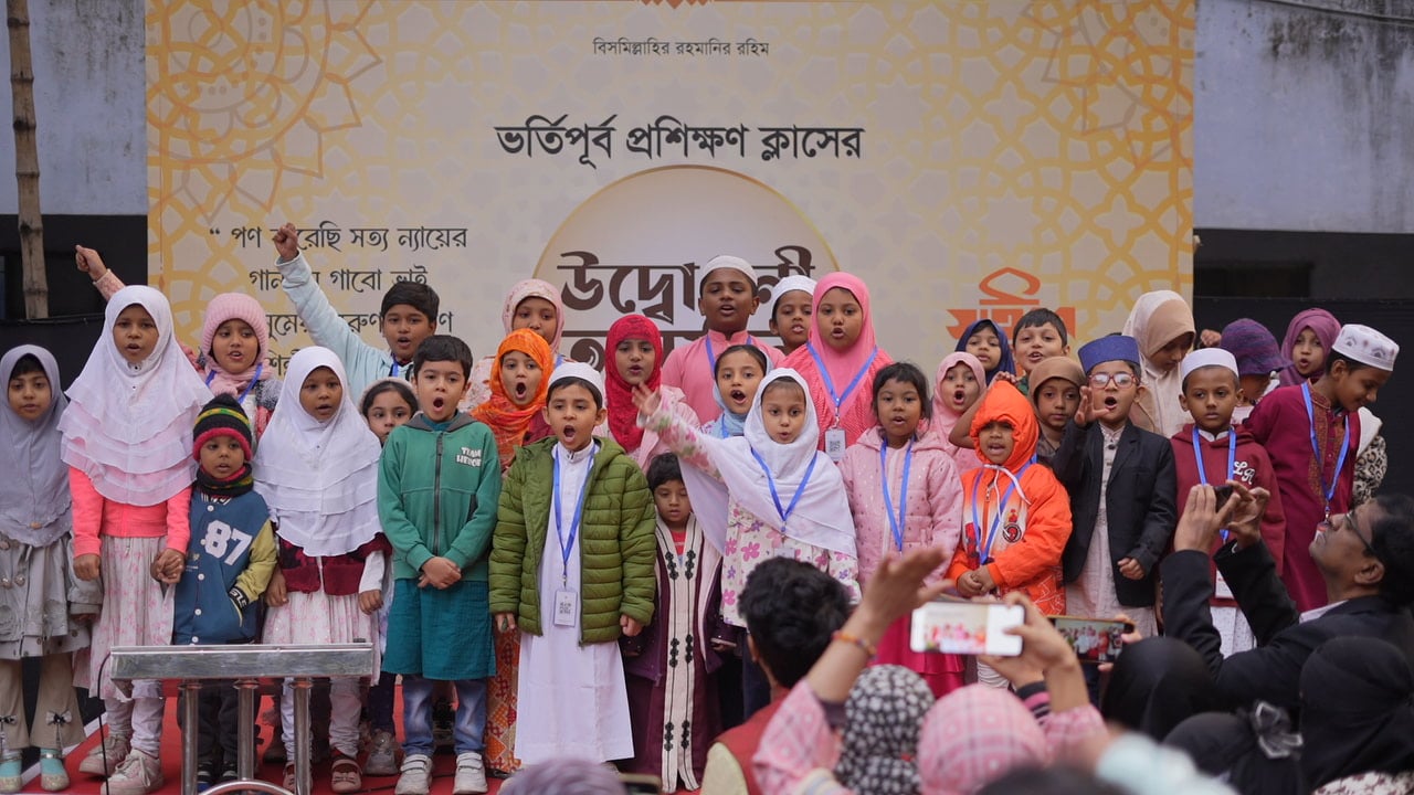 সাইমুম শিল্পীগোষ্ঠীর ভর্তিচ্ছুক শিক্ষার্থীদের উদ্বোধনী ক্লাস