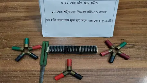 খুলনায় সাবেক কাউন্সিলর টিপুর বাসায় ডিবির অভিযান, গুলিসহ ভাই আটক
