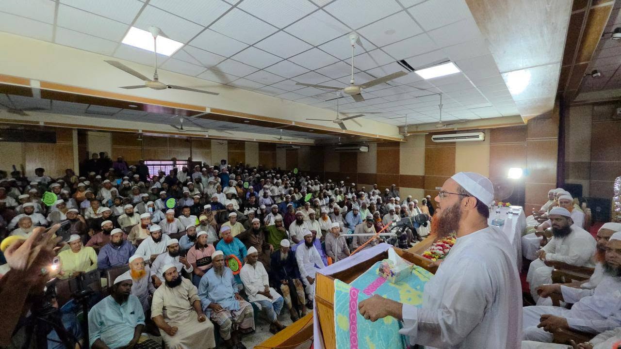 মানুষের বিবেক নিয়ে ছিনিমিনি খেলতে চায় না চরমোনাই: ফয়জুল করীম